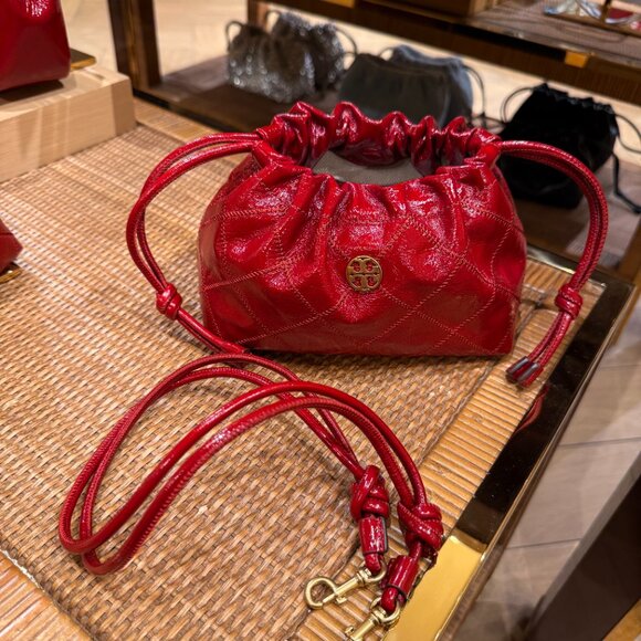 Best Price‼️Tory Burch Willa E/W Drawstring Bag 175743 Berry $500 - Picture 3 of 11